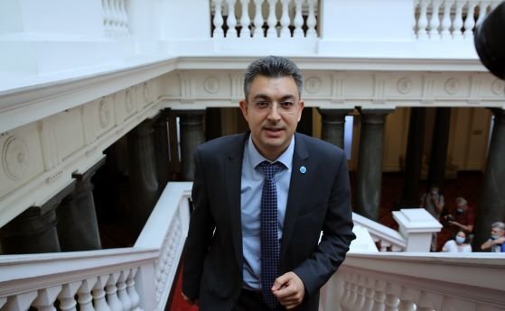 Номинираният за премиер на Има такъв народ Пламен Николов обяви