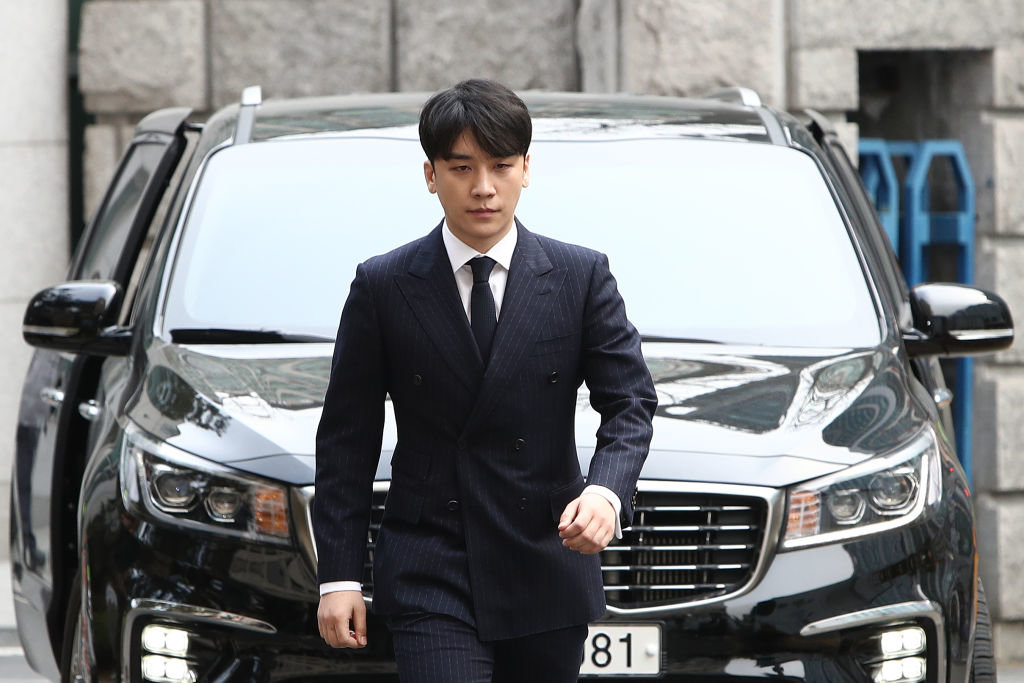 Бившият южнокорейски К поп певец Сеунгри отива в затвора за три