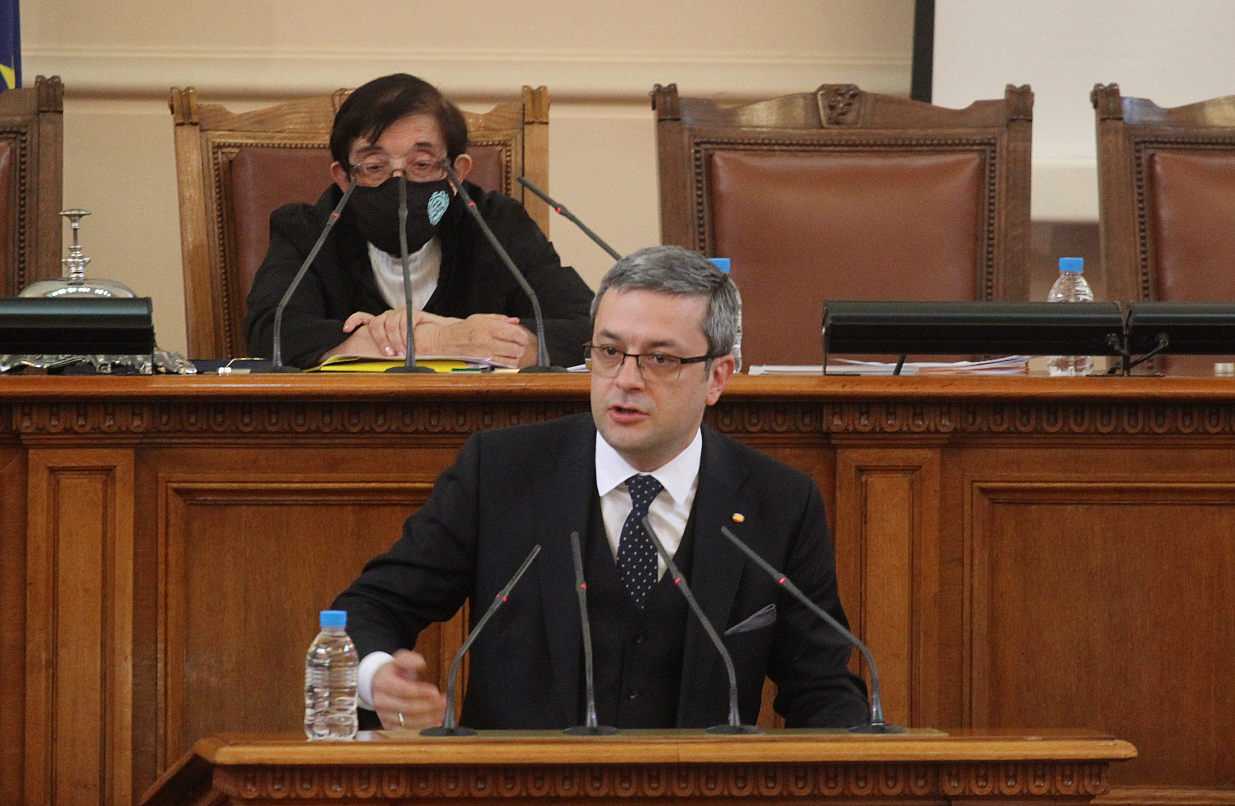 Министърът на културата Велислав Минеков е прекратил вчера договора за