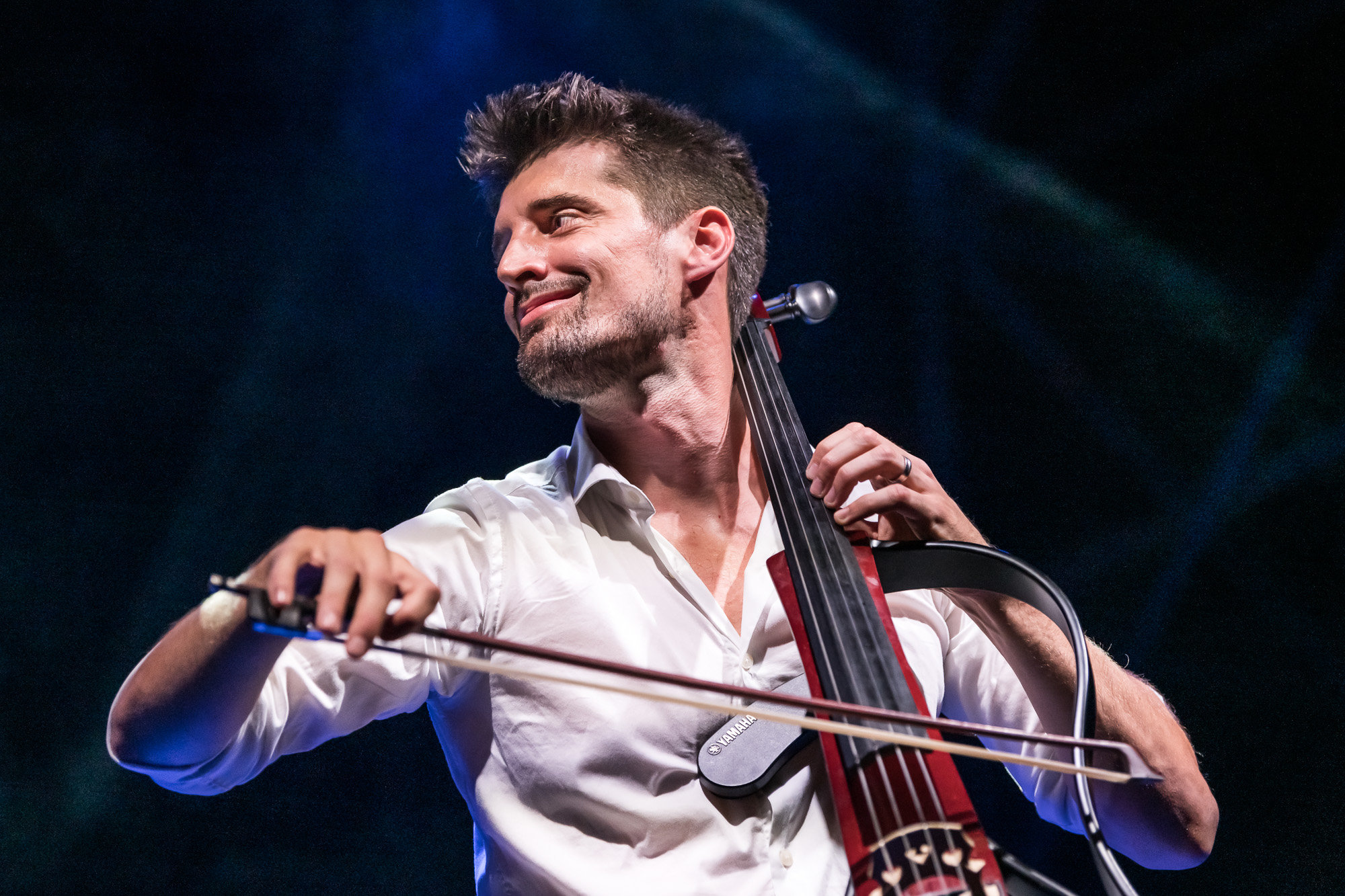 Чаровният словенски челист пристига в началото на септември за два