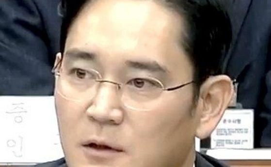 Наследникът на Samsung Лий Джей Йонг е предсрочно освободен от