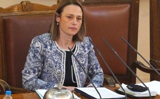 Председателят на 46 ото Народно събрание Ива Митева свиква извънредно заседание