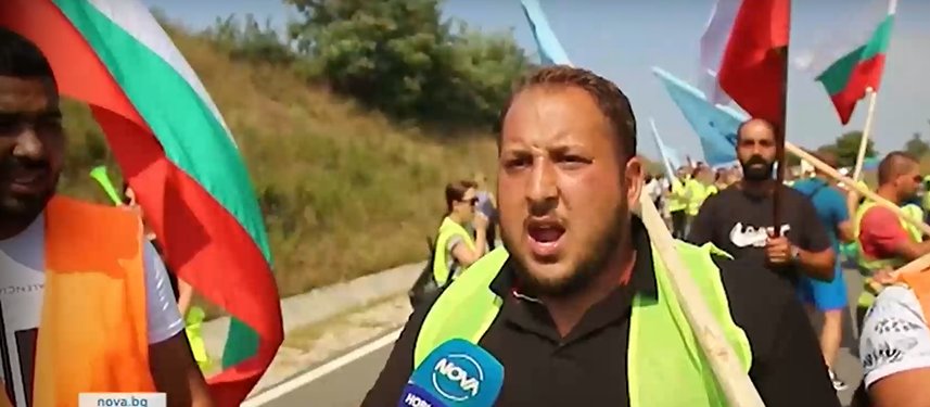 Работниците от пътно строителната фирма Автомагистрали Черно море отново излизат