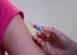 Американските здравни власти препоръчват трета ваксина 8 месеца след втората