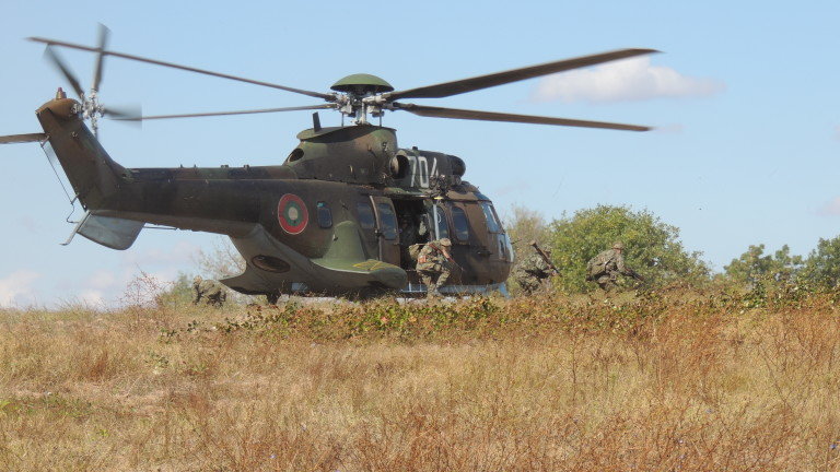 Вертолет Кугар от 24 а авиационна база Крумово излетя днес следобел  за