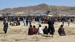 Силна експлозия избухна на летището в Кабул Има загинали и