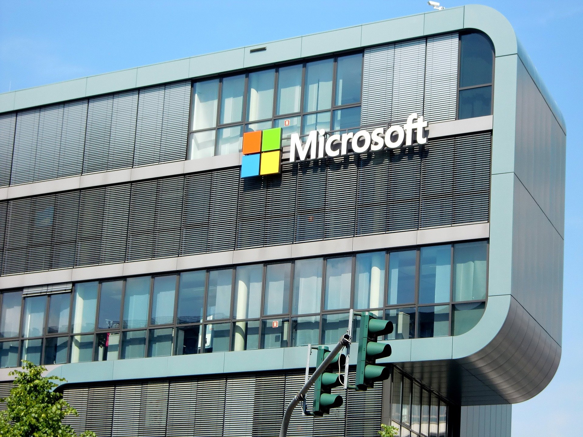В четвъртък Microsoft предупреди хиляди клиенти на своите облачни системи