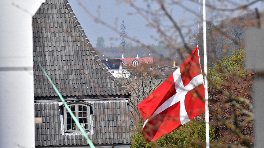 Дания вече няма да дефинира COVID 19 като заболяване което представлява обществена заплаха съобщи здравният министър