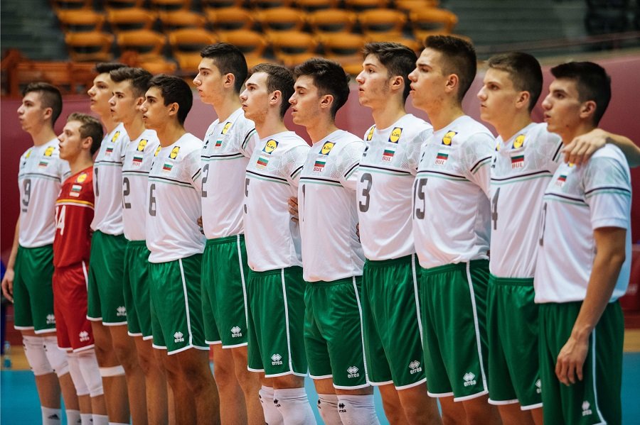 Фурорът на юношеския национален отбор по волейбол зарази и мъжката