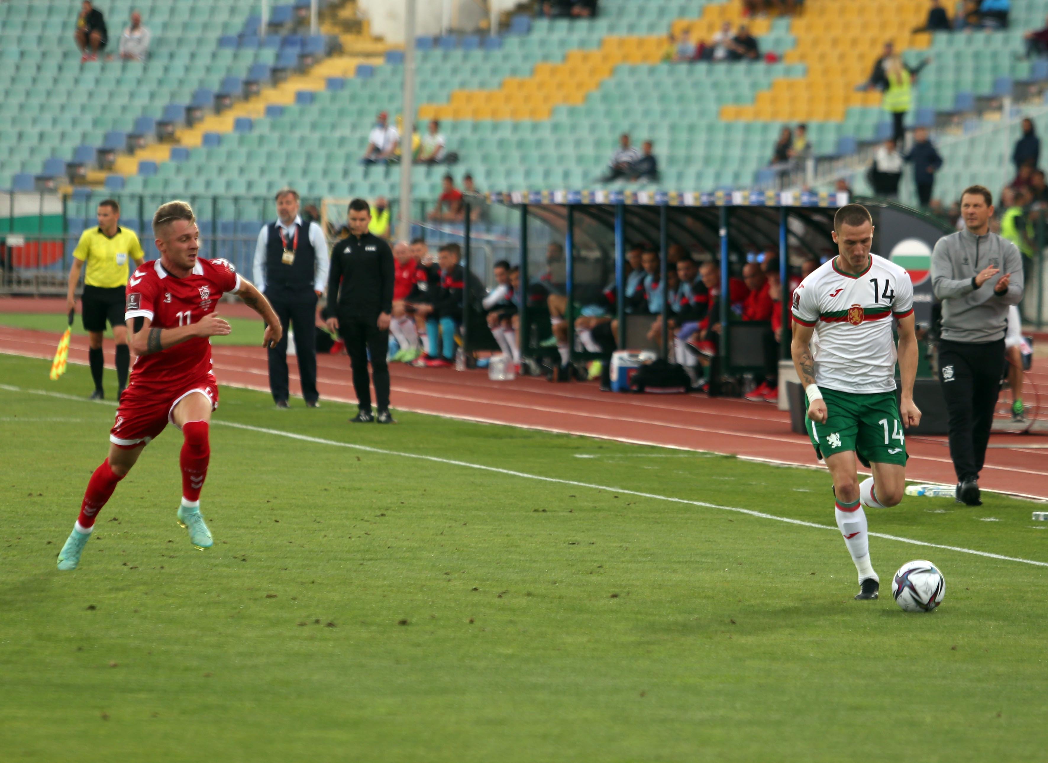 Националният отбор на България по футбол записа първа победа под