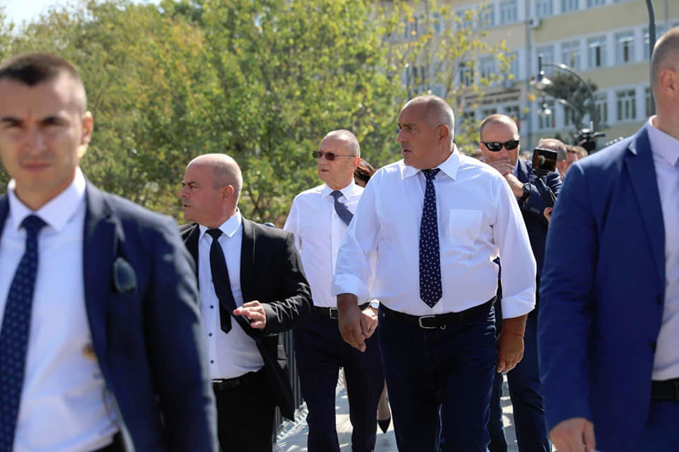 Бившият премиер Бойко Борисов намери начин да разкритикува президента Румен