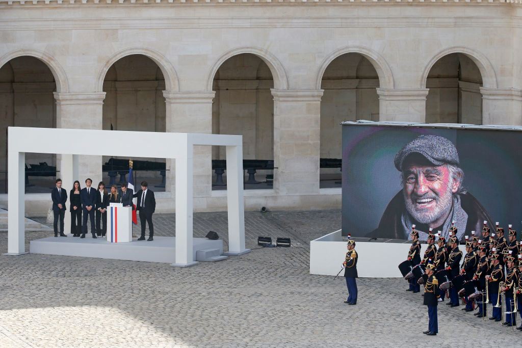Франция се прости с актьора Жан Пол Белмондо на церемония с