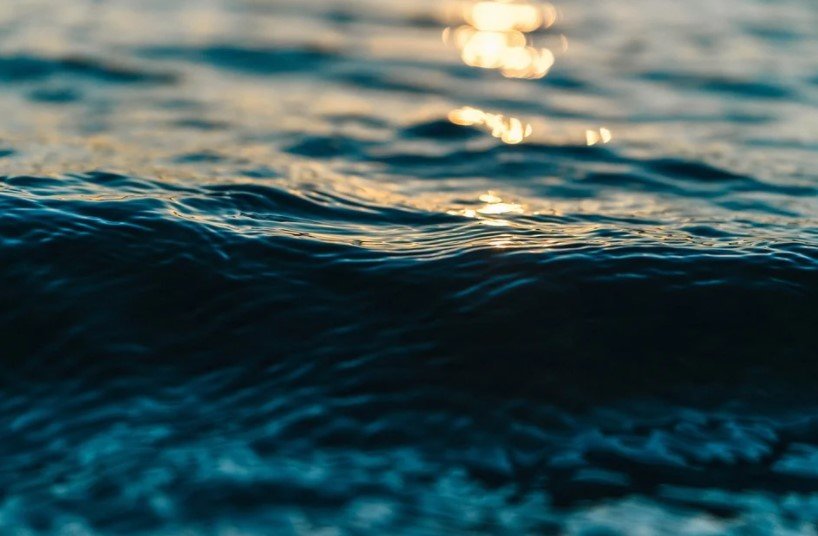 Акцията по на 15 годишното момиче изчезнало в морето край Китен