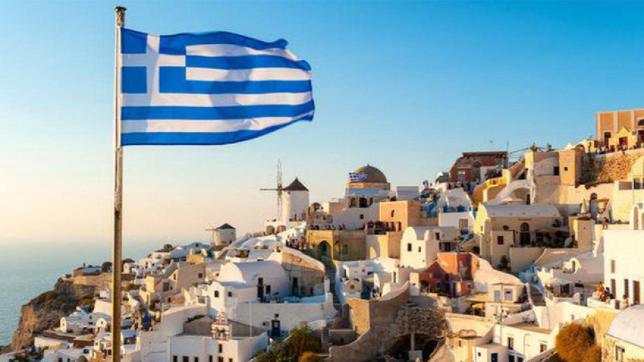 Нови противоепидемични мерки влизат в сила в Гърция от днес  