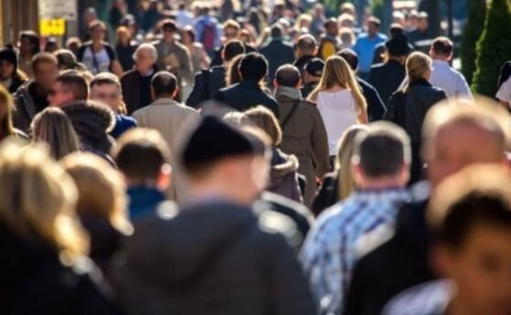 От утре 18 септември преброителите започват обхода по домовете и ще продължат