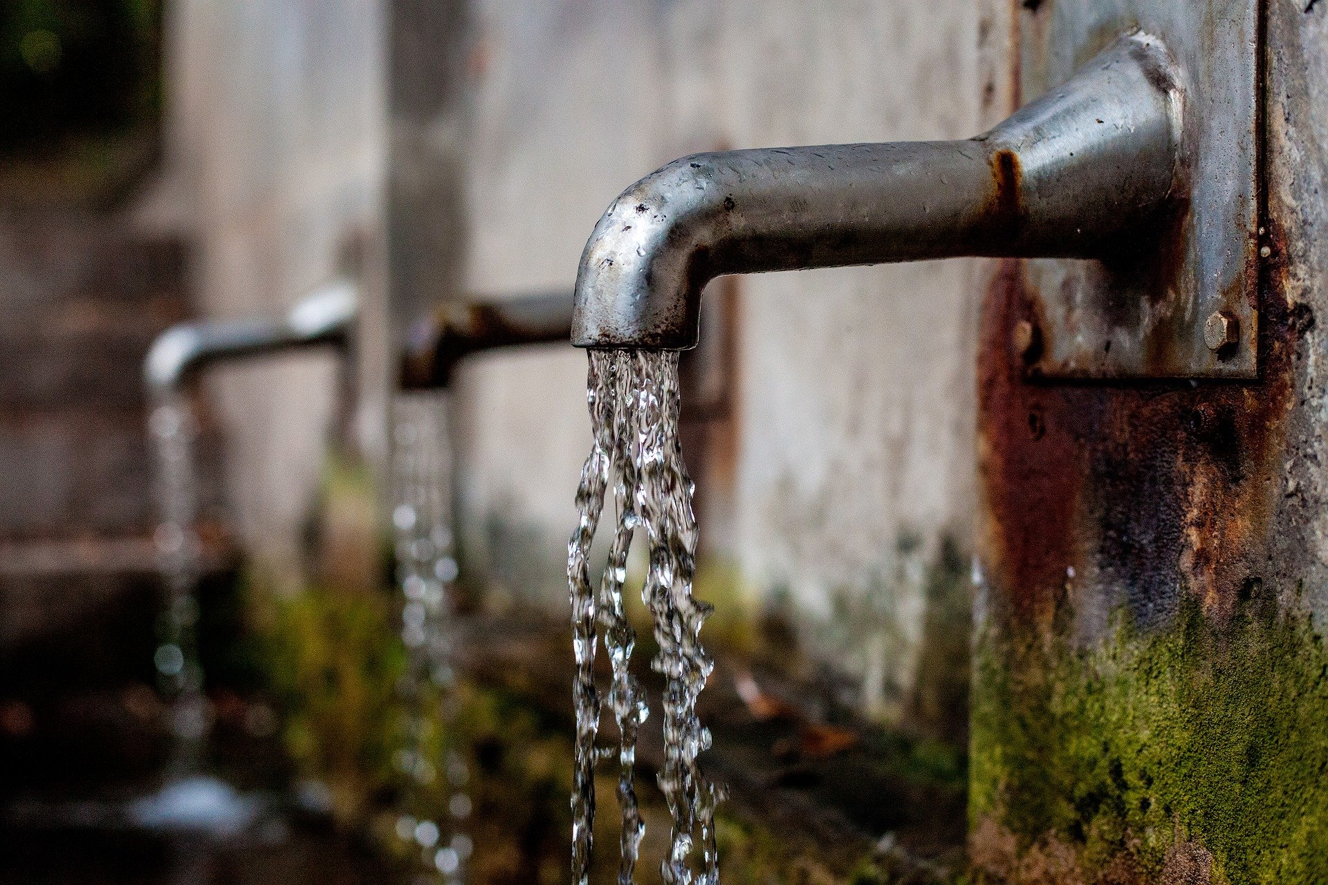 Водата ще бъде спряна в два софийски района днес предупреждава