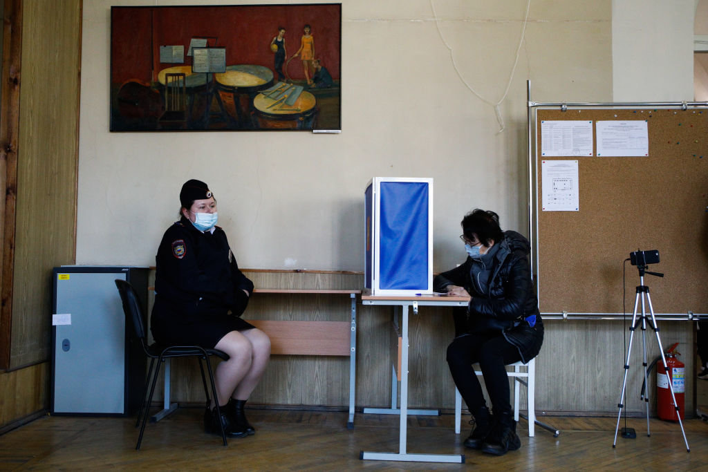 Партията Единна Русия печели 38 57 процента от гласовете на парламентарните