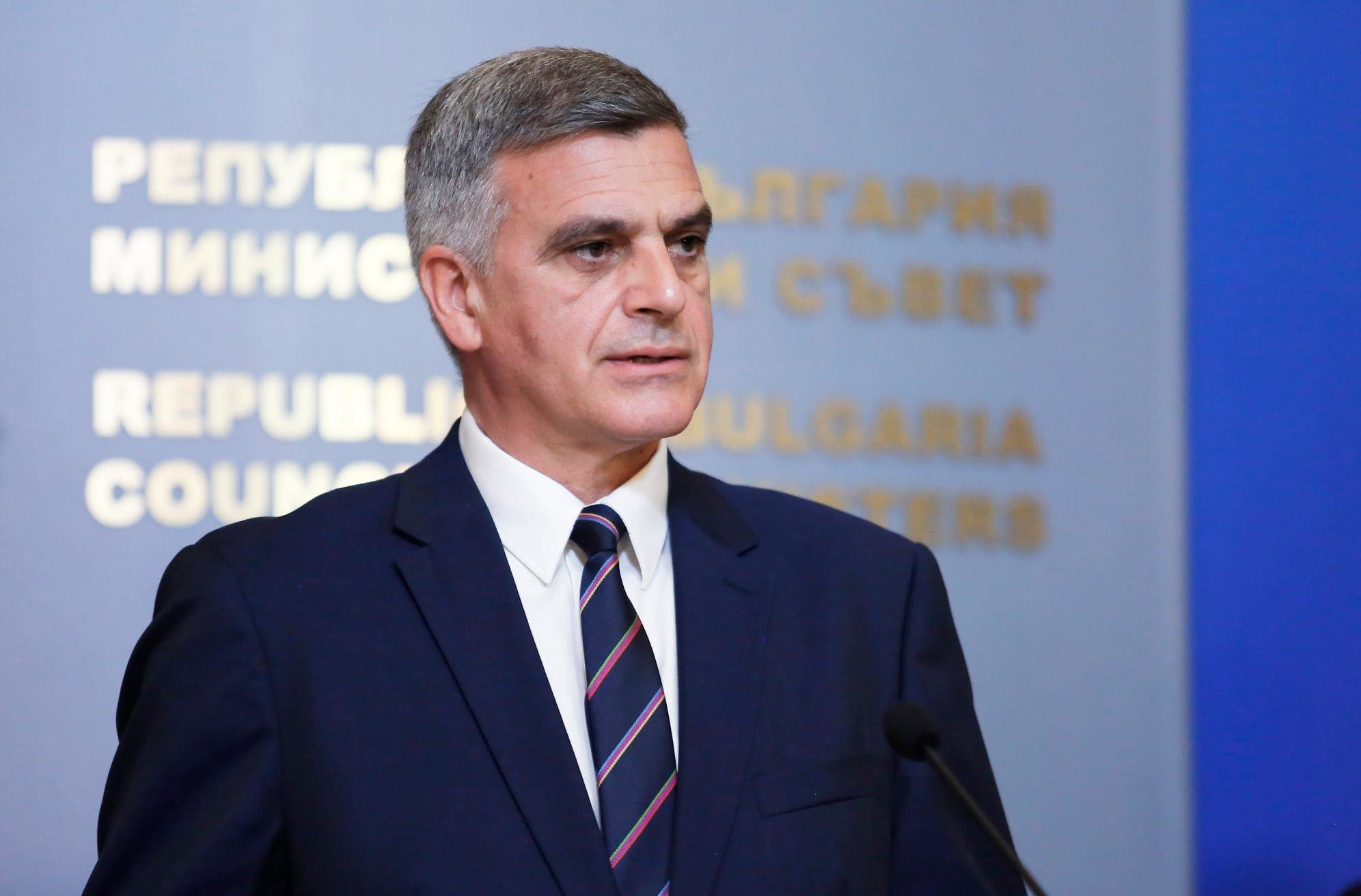Премиерът Стефан Янев назначи трима нови зам.-министри и освободи други