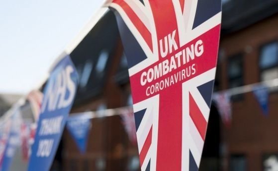 Англия опростява системата за международни пътувания свързана с пандемията от