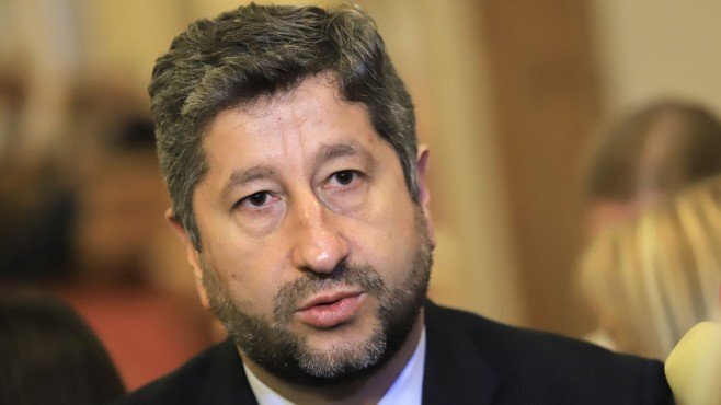 Демократична България не е заплашена и не се притеснява от