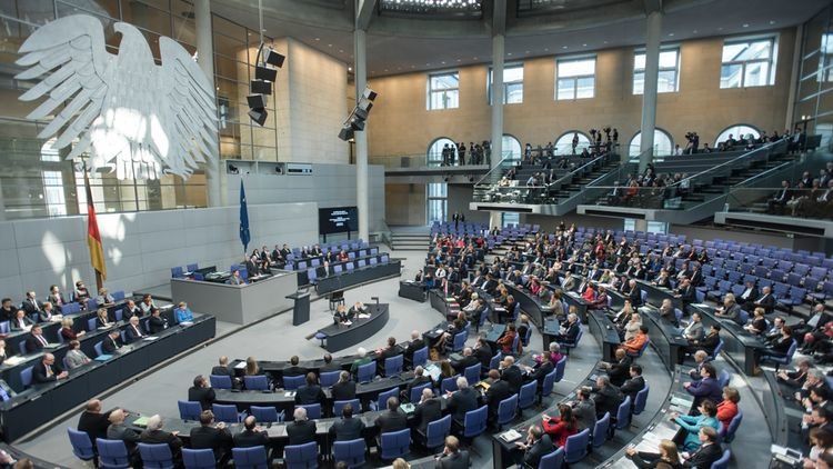Германия избира днес своя 20-и Бундестаг. Над 60 милиона германски