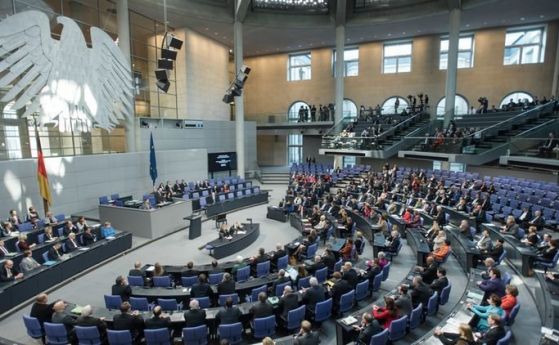 В Германия гласуват за Бундестаг