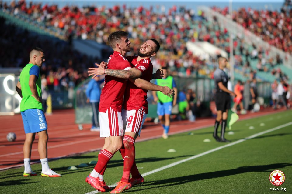 ЦСКА победи Левски с 2 1 в дербито на 9 ия кръг