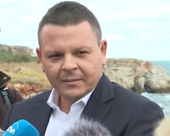 Транспортният министър Христо Алексиев отиде край местността Яйлата където вече