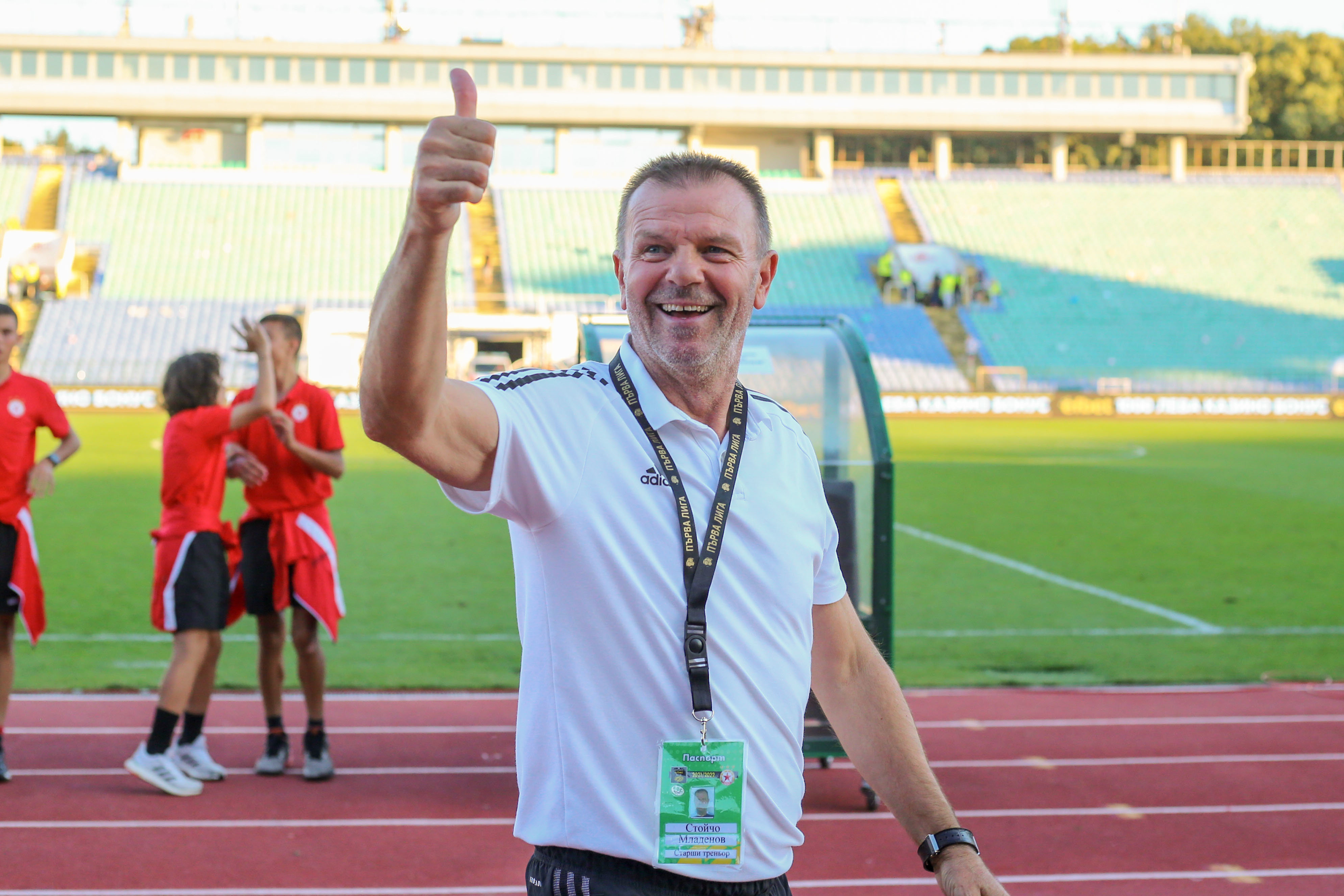 Треньорът на ЦСКА Стойчо Младенов поднесе извиненията си на футболен