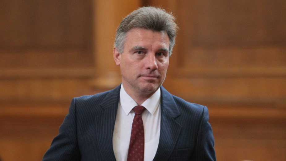 Бившият депутат от БСП за България проф Иво Христов изненадващо