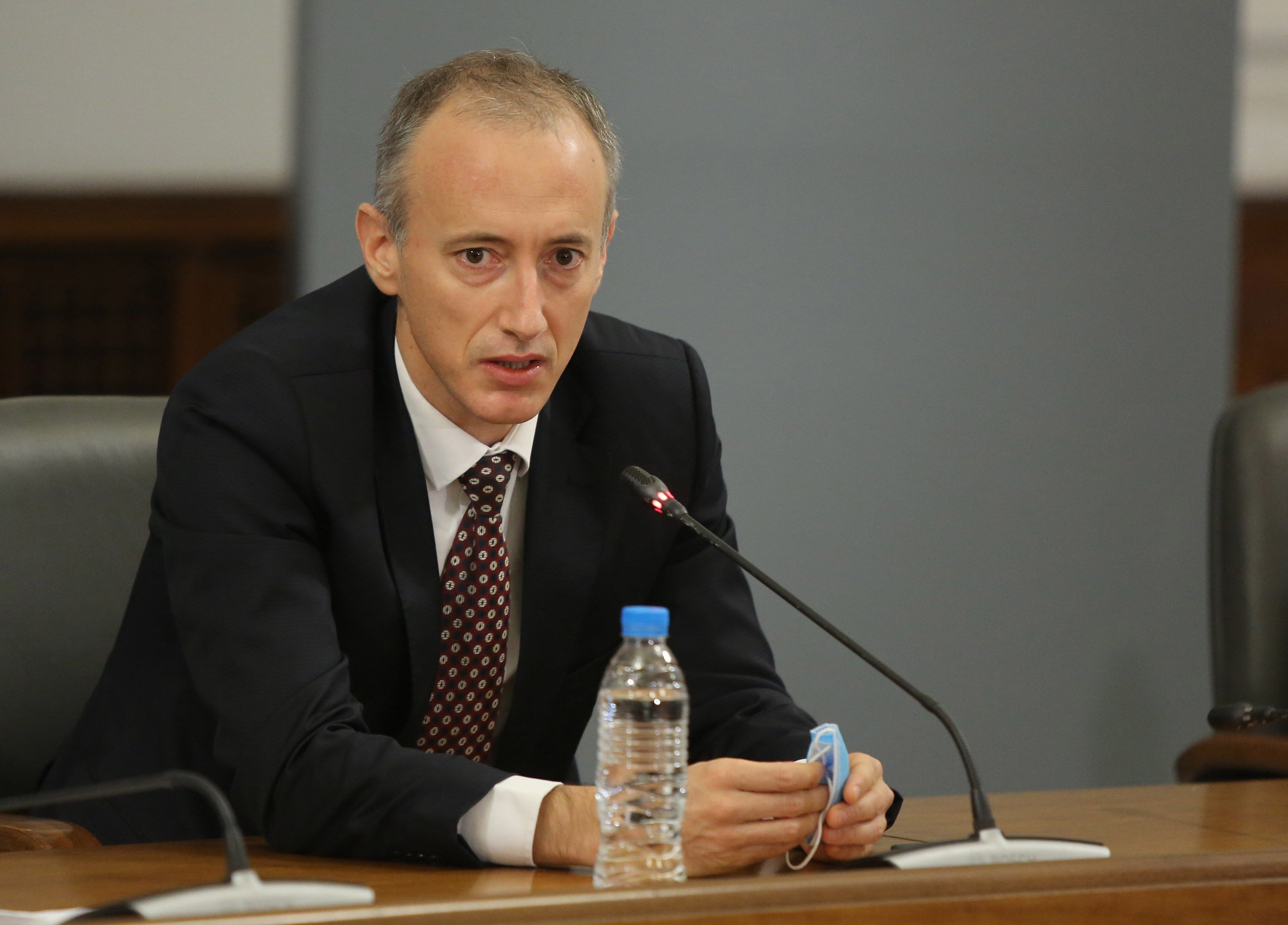 Бившият министър на образованието Красимир Вълчев е предложил на ръководството