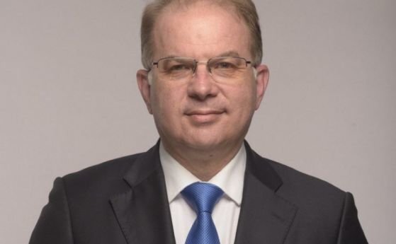 67 души влизат в инициативния комитет който утре ще издигне