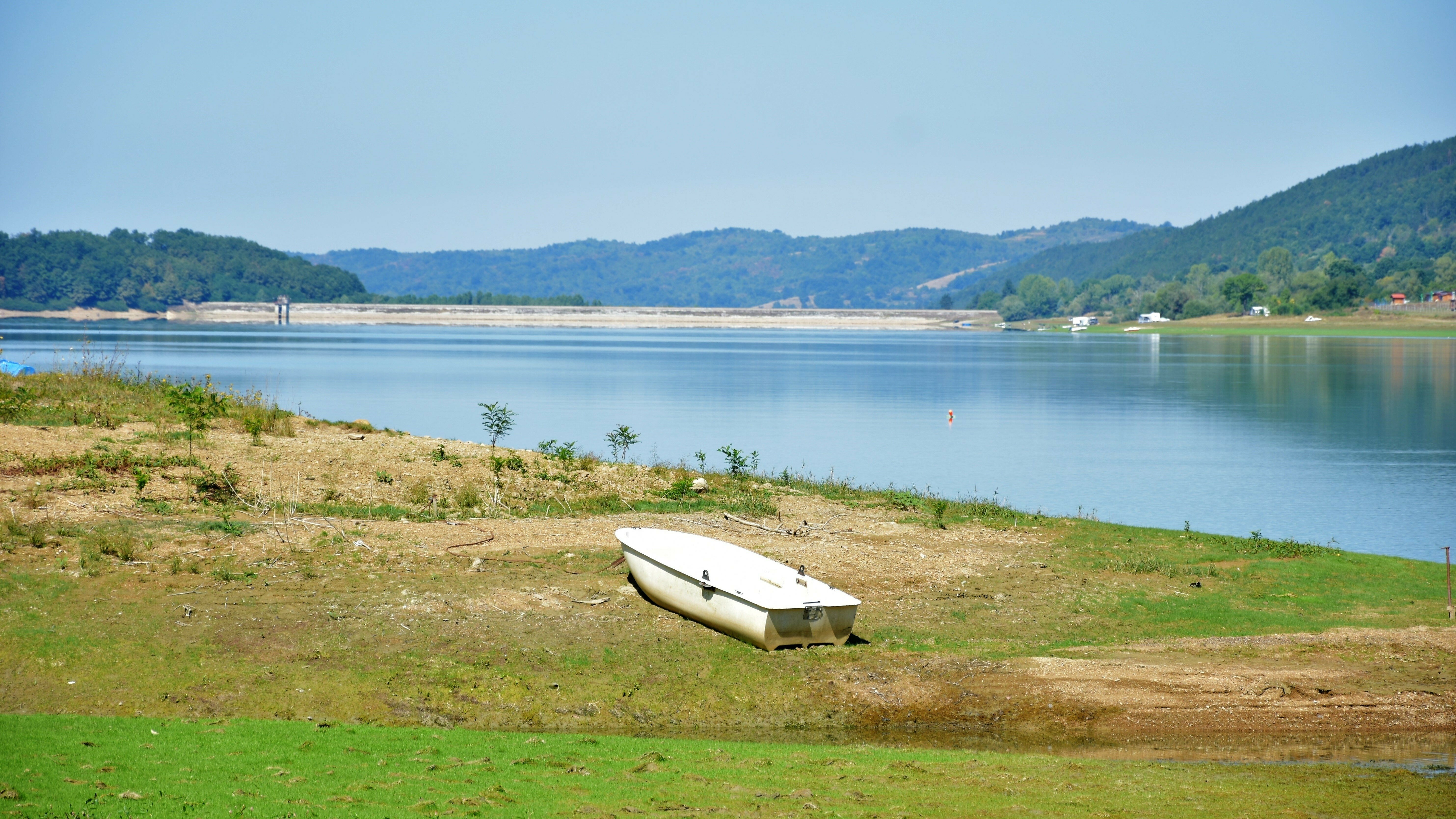 Днешният ден ще е слъвчев и по топъл от вчерашния с