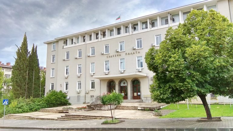 Районният съд в Стара Загора пусна под домашен арест При