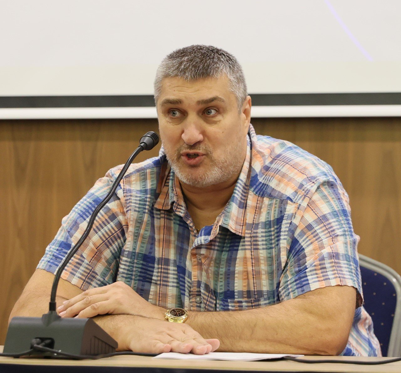 Любо Ганев президент на БФ Волейбол откри съдийския семинар в