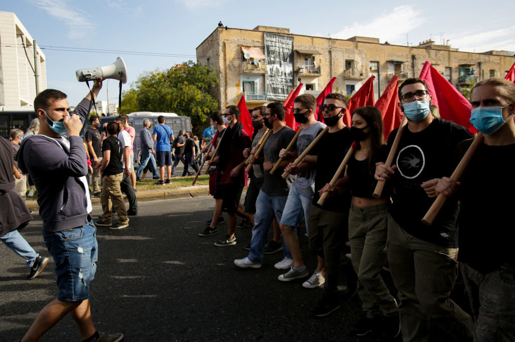 Дясно екстремистката партия Златна зора в Гърция е забранена от