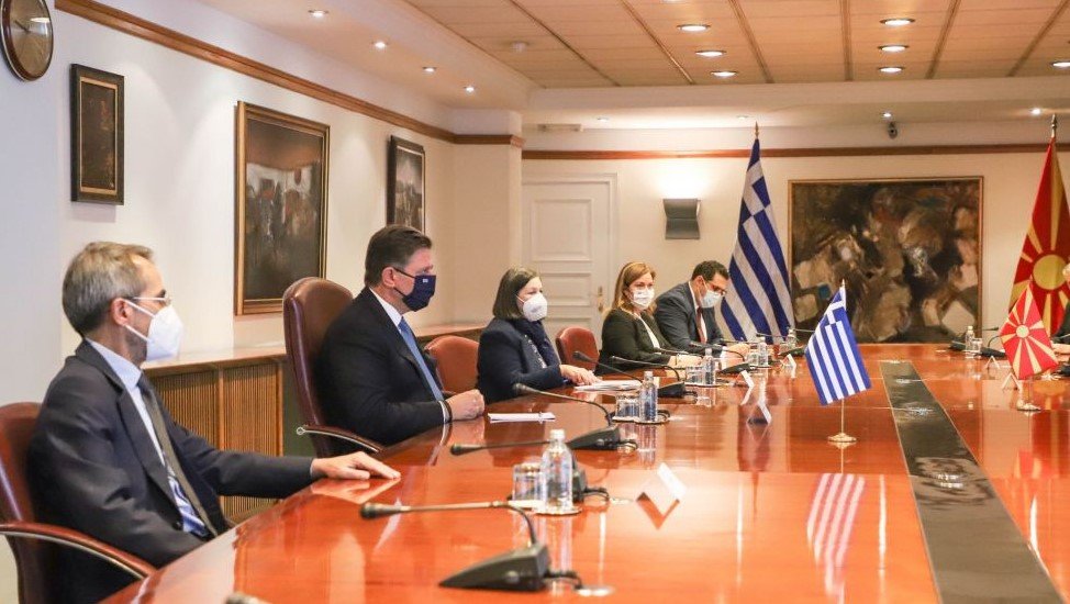 Η Ελλάδα θέλει την πΓΔΜ να ξεκινήσει συνομιλίες με την ΕΕ το συντομότερο δυνατό |  Νέα από τη Βουλγαρία και τον κόσμο