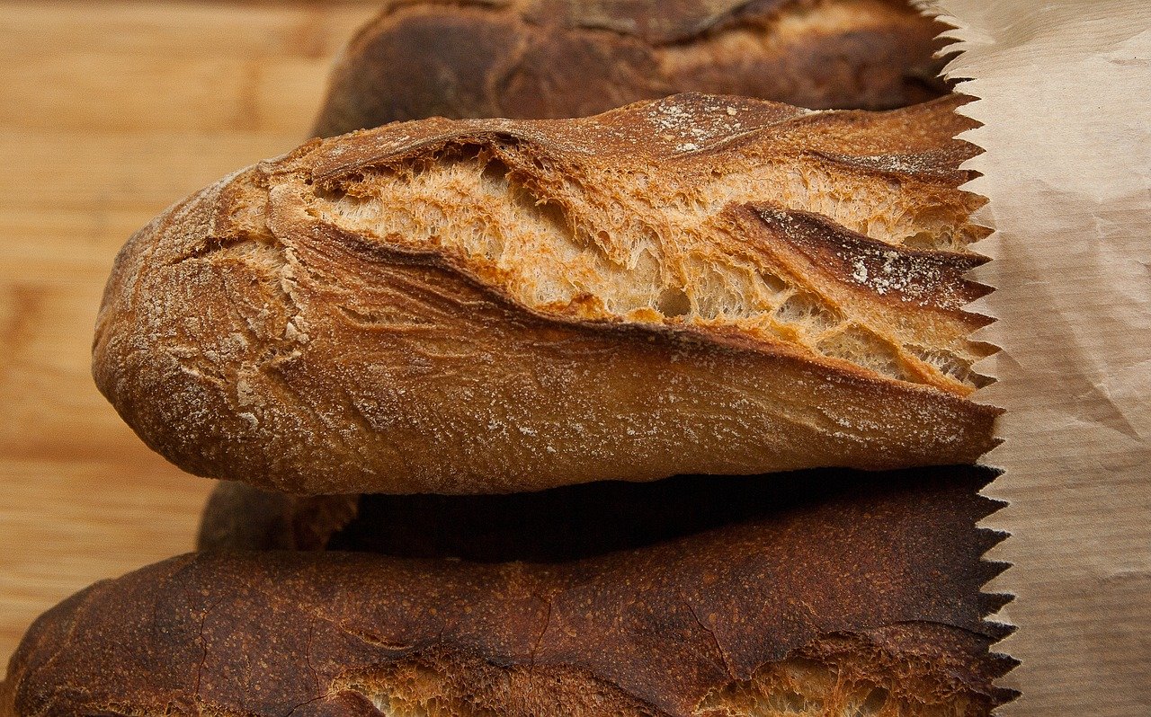 Поскъпване на хляба до края на годината прогнозира по БНТ