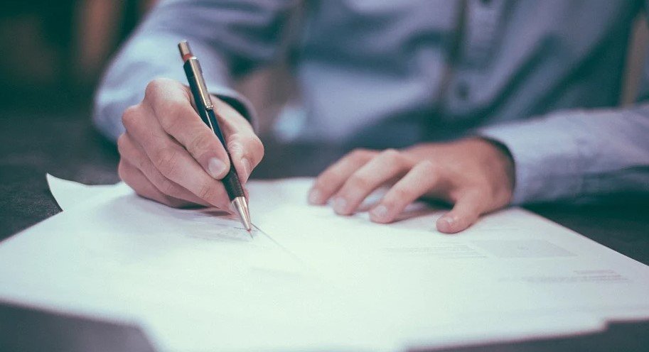 Демократична България се обяви за запазване на цените на електрическата