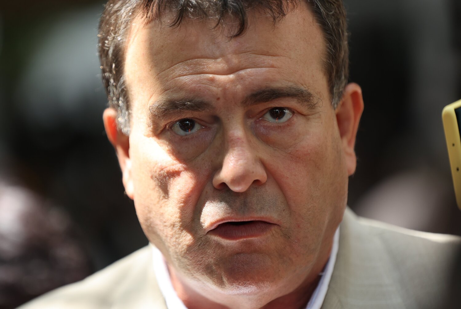 До 4 седмици държавните служители и учителите вероятно също ще