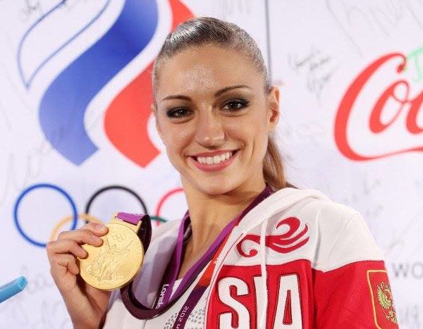 Двукратната олимпийска шампионка по художествена гимнастика от Русия Евгения Канаева