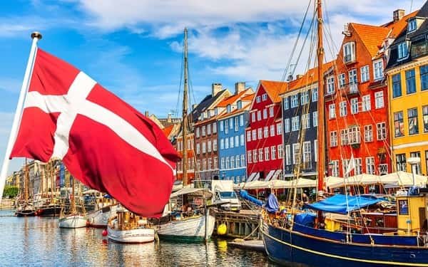 Дания преустановява категоризацията по цветове заради COVID 19 за държави от