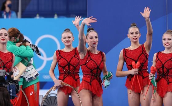 Българският ансамбъл по художествена гимнастика, който бе фаворит за световната
