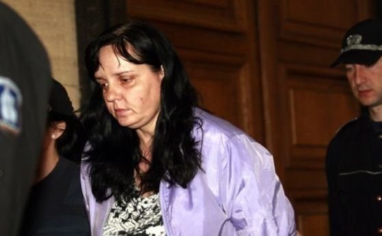 Обвинената в опит за убийство на новородено акушерка Емилия Ковачева