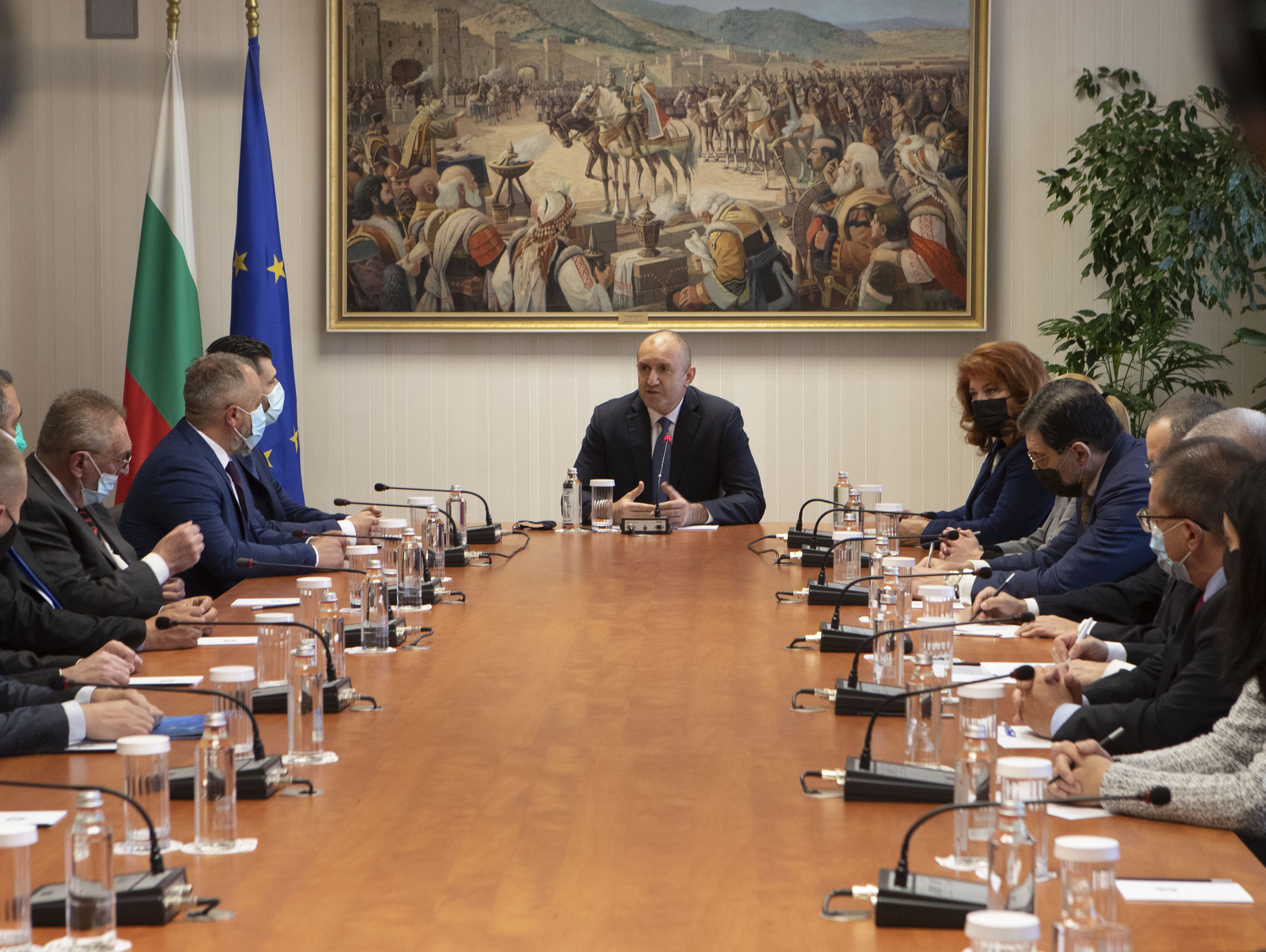 Президентът Румен Радев се срещна с представители на организации на