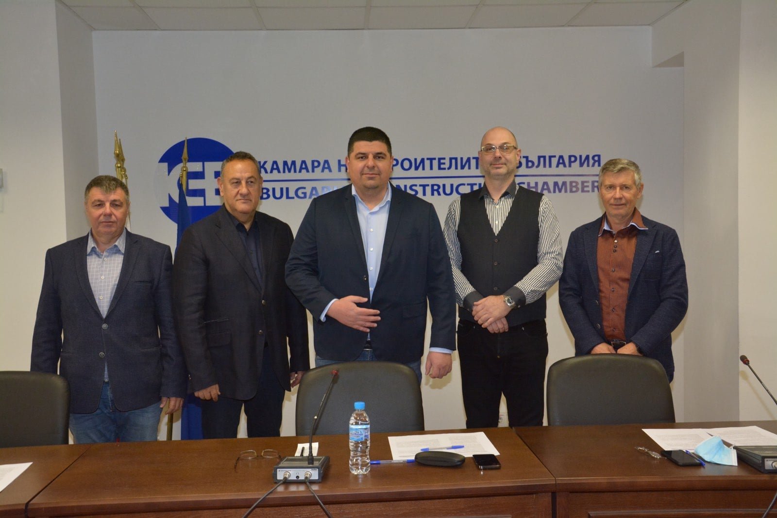 Демократична България и Камарата на строителите в България ще си