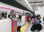 ''Жокера'' рани 17 души в метрото в Токио и опита да го подпали