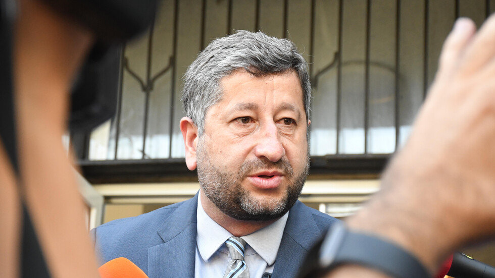 Демократична България иска оставката на кмета на Пазарджик Тодор Попов