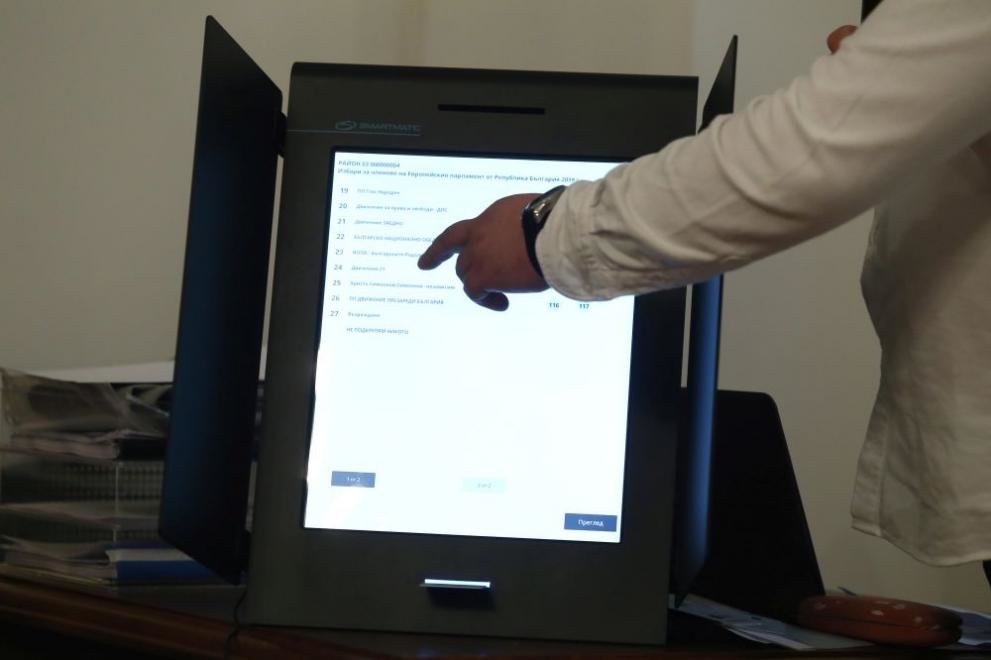 Започна изборният ден в чужбина. Точно в 20:00 часа българско