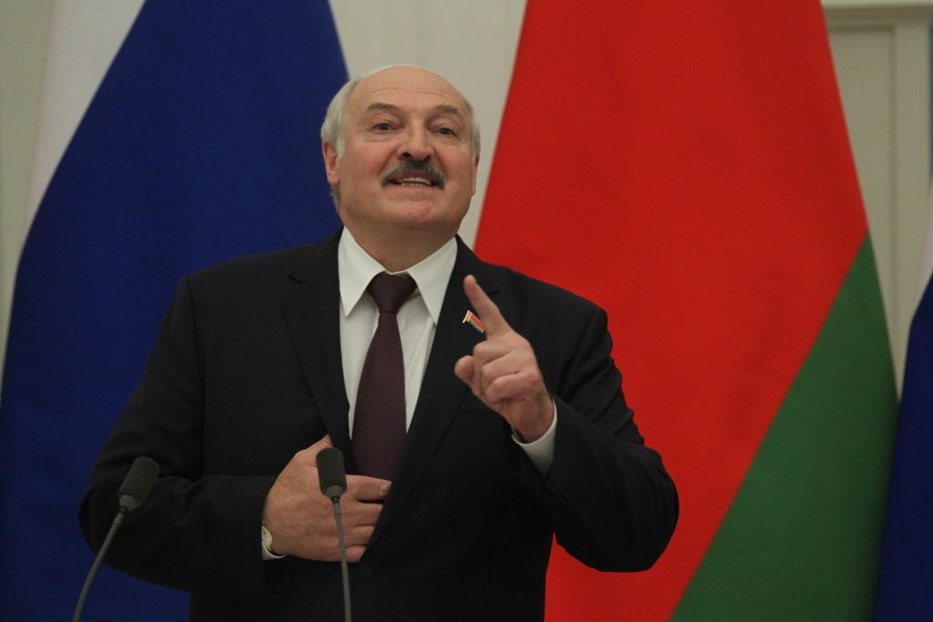 Беларус предложи да върне 5000 мигранти обратно в родните им